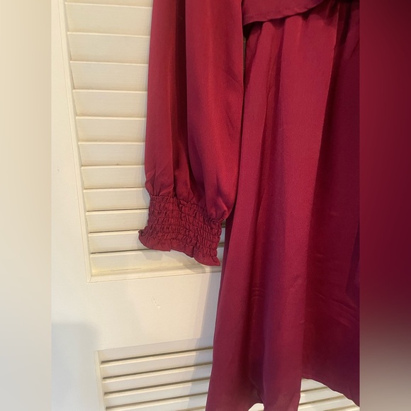 Satin dress - Picture 3 of 4